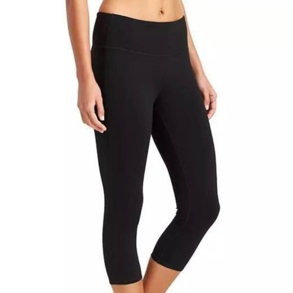 Athleta Women’s Chaturanaga Capri Crop Leggings (21" Inseam), Black - Picture 2 of 7